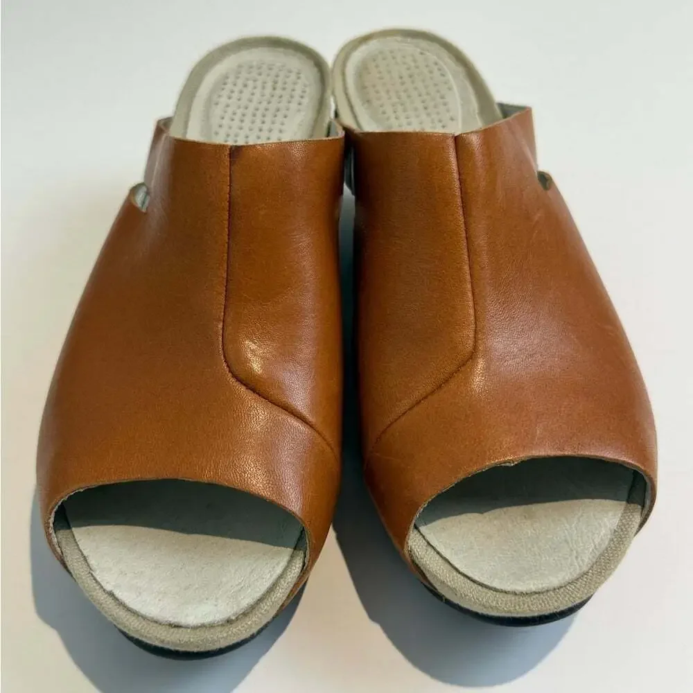 Tsubo Open Toe Brown Leather Wedge Sandals Slip On Slide Women’s Size: 6